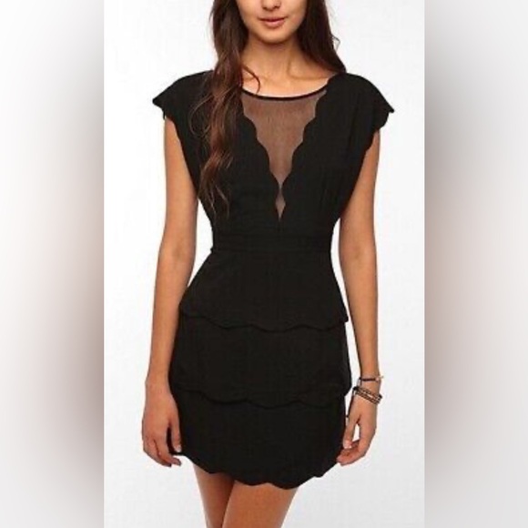 Coincidence & Chance little black dress with scalloped ruffle and mesh size 4 - Picture 7 of 7